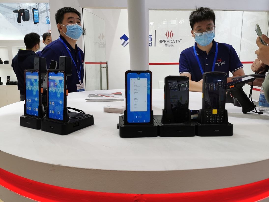 El pin Pogo de carga de alta corriente se aplica a PDA