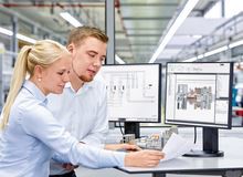 Solución de gabinete de control Pogo Pin