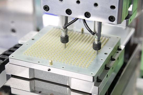 Línea de producción y ensamblaje de pasadores Pogo